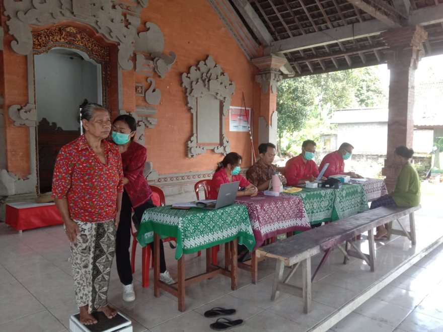 PEMERIKSAAN GRATISDARI PUSKESMAS MARGA 1 DI BANJAR DINAS BARU