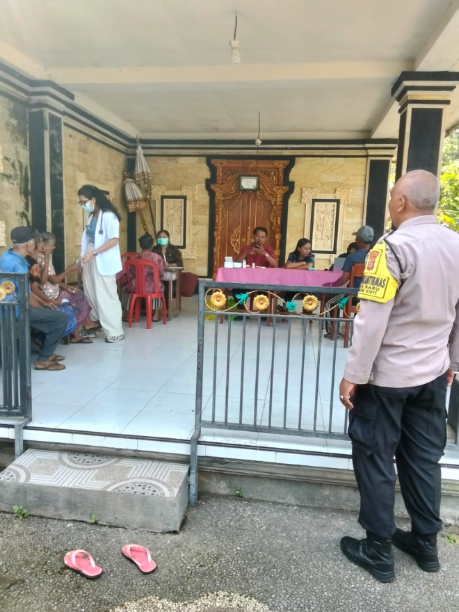 ACARA PEMERIKSAAN KESEHATAN GRATIS DARI PUSKESMAS MARGA 1 DI BANJAR DINAS RADEN