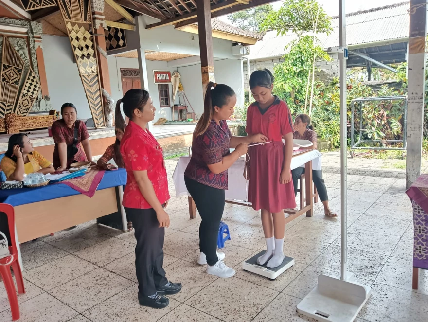 kegiatan posyandu remaja yg rutin dilaksanakan di banjar dinas pinge